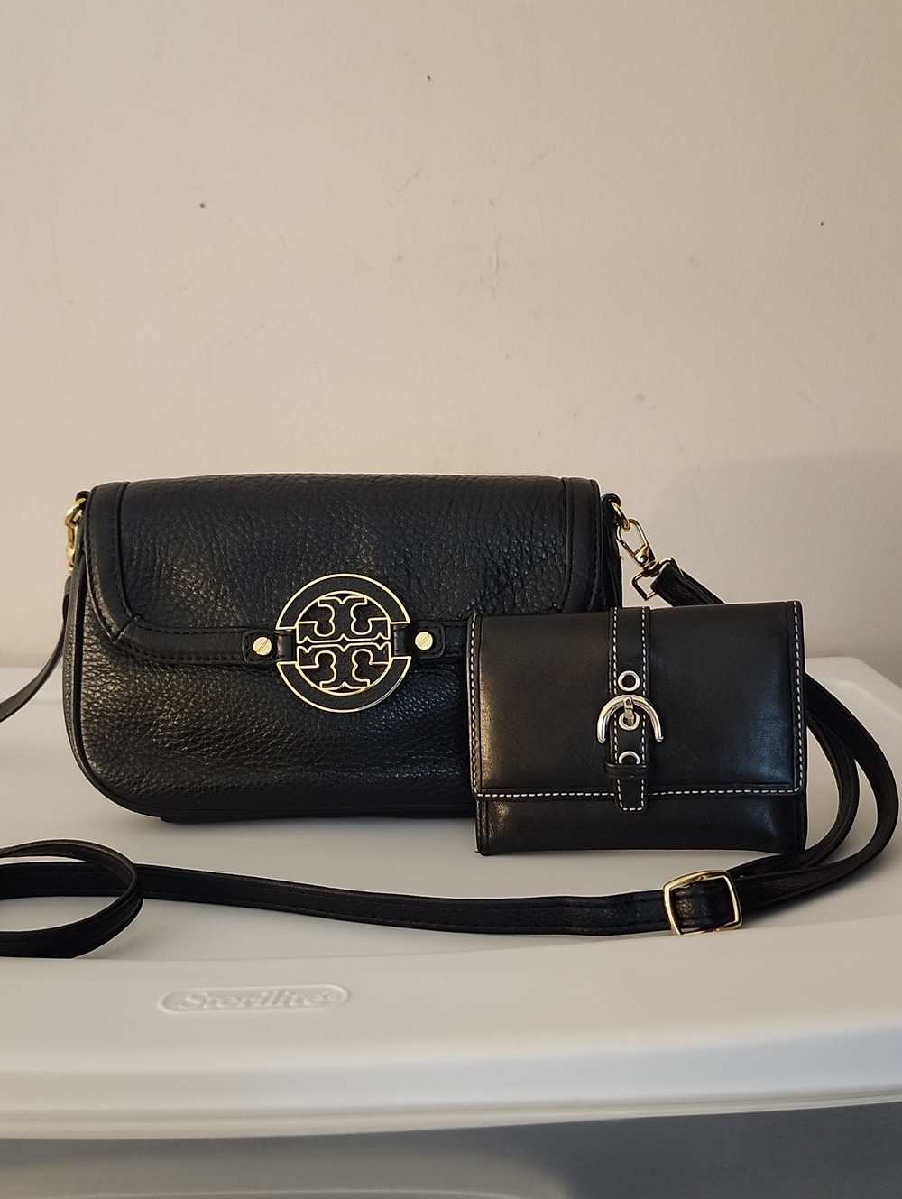 Tory Burch Amanda Crossbody Bag w/Free Coach Soho Card/Wallet and Dust Bag